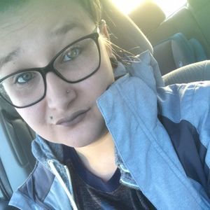 Meet your Posher, Desiree